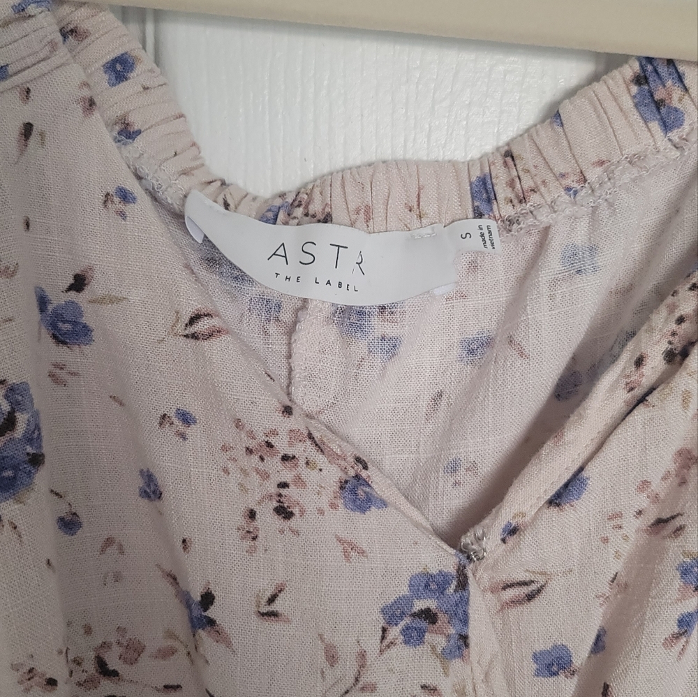 ASTR Floral Top - Picture 5 of 5